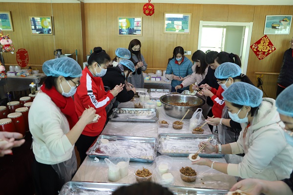 市勞服中心開(kāi)展愛(ài)心助殘迎新春支部共建活動(dòng)