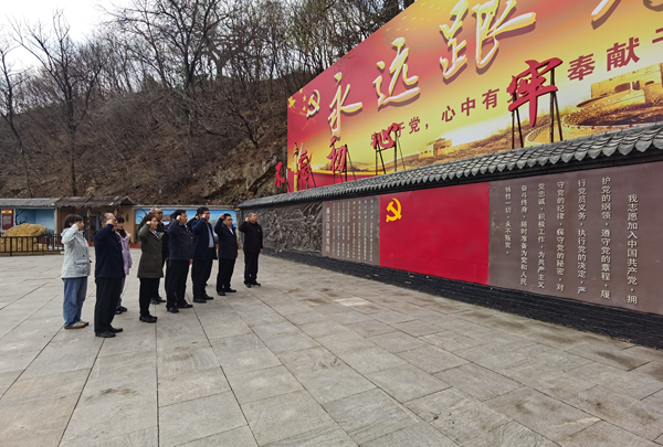 市殘疾人勞服中心黨支部開(kāi)展“追尋革命足跡·傳承紅色精神”主題黨日活動(dòng)